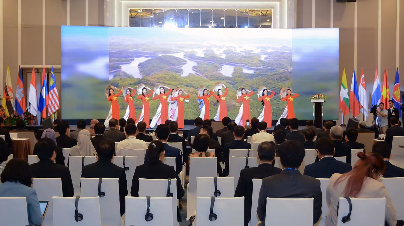 Hội nghị Bộ trưởng Giáo dục ASEAN lần thứ 12 được tổ chức tại Hà Nội.