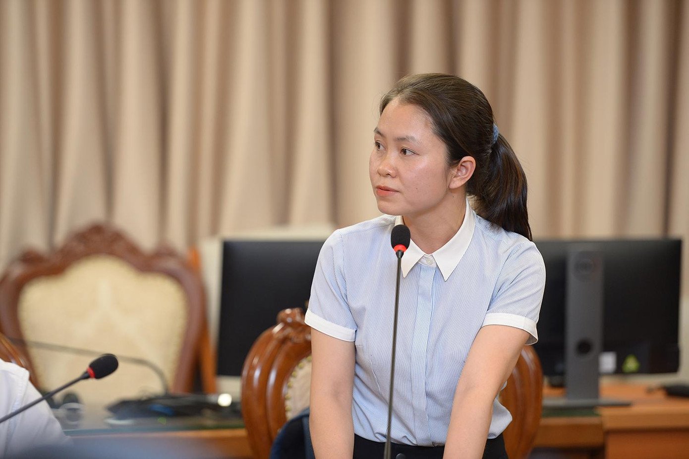 Các tác giả, nhóm tác giả trao đổi với lãnh đạo Bộ GD - ĐT.