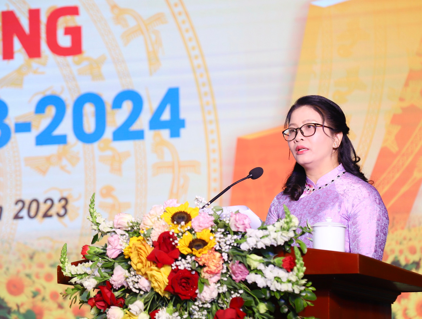 GS.TS Nguyễn Thị Lan phát biểu tại Lễ khai giảng năm học mới.