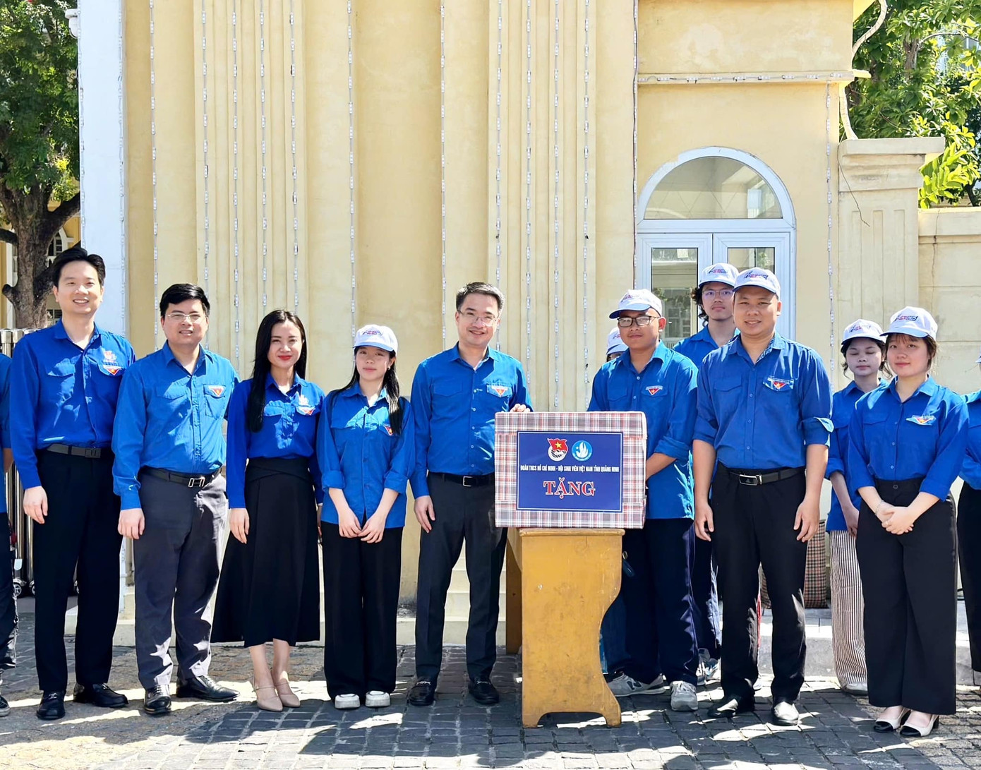 Bí thư T.Ư Đoàn thăm đội hình ‘Tiếp sức mùa thi’ tại Quảng Ninh. Bí thư T.Ư Đoàn thăm đội hình ‘Tiếp sức mùa thi’ tại Quảng Ninh.