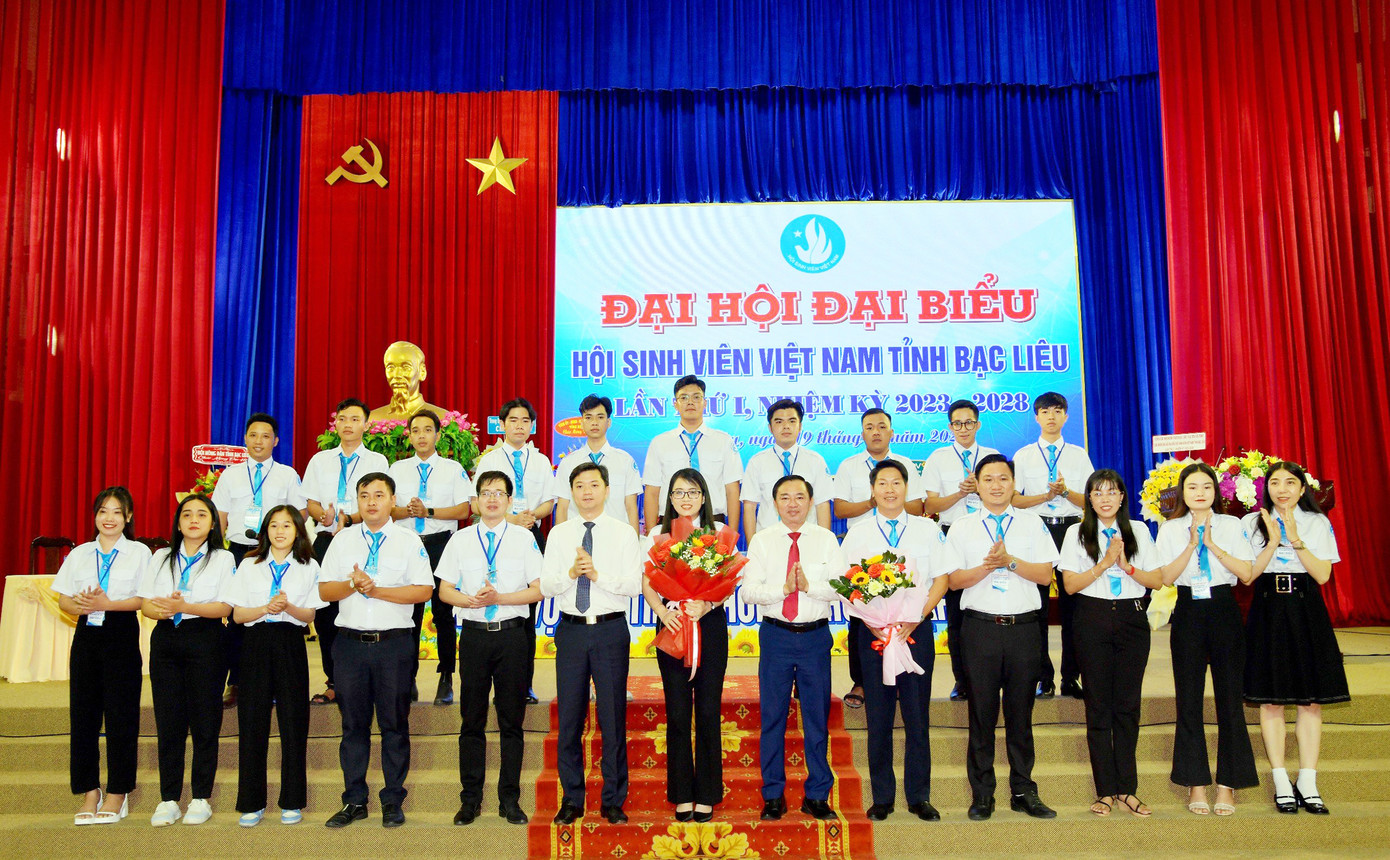 Ban Chấp hành Hội Sinh viên tỉnh Bạc Liêu ra mắt tại Đại hội. Ban Chấp hành Hội Sinh viên tỉnh Bạc Liêu ra mắt tại Đại hội.