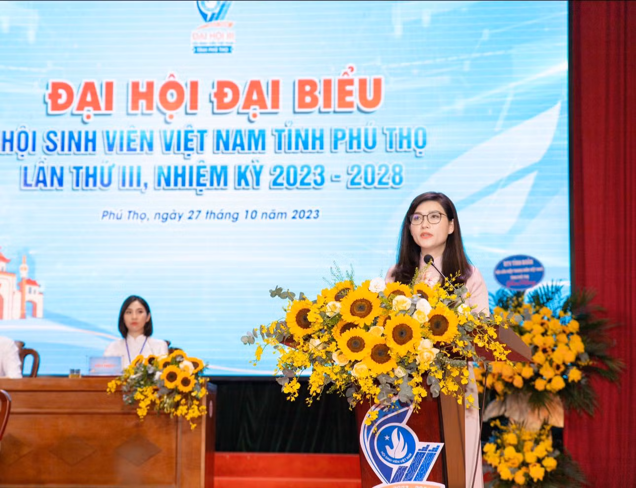 Chị Hồ Hồng Nguyên – Phó Chủ tịch thường trực T.Ư Hội Sinh viên Việt Nam, phát biểu chỉ đạo Đại hội.