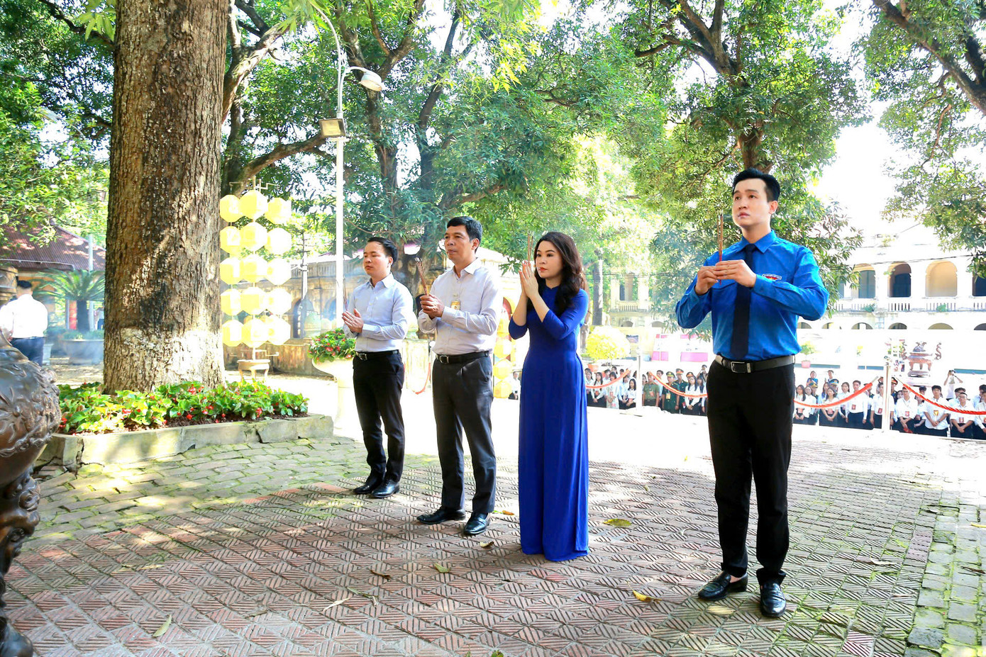 Dự chương trình, có: Chị Chu Hồng Minh – Bí thư Thành Đoàn Hà Nội; anh Đào Đức Việt - Phó Bí thư Thành Đoàn, Chủ tịch Hội đồng Đội TP. Hà Nội.