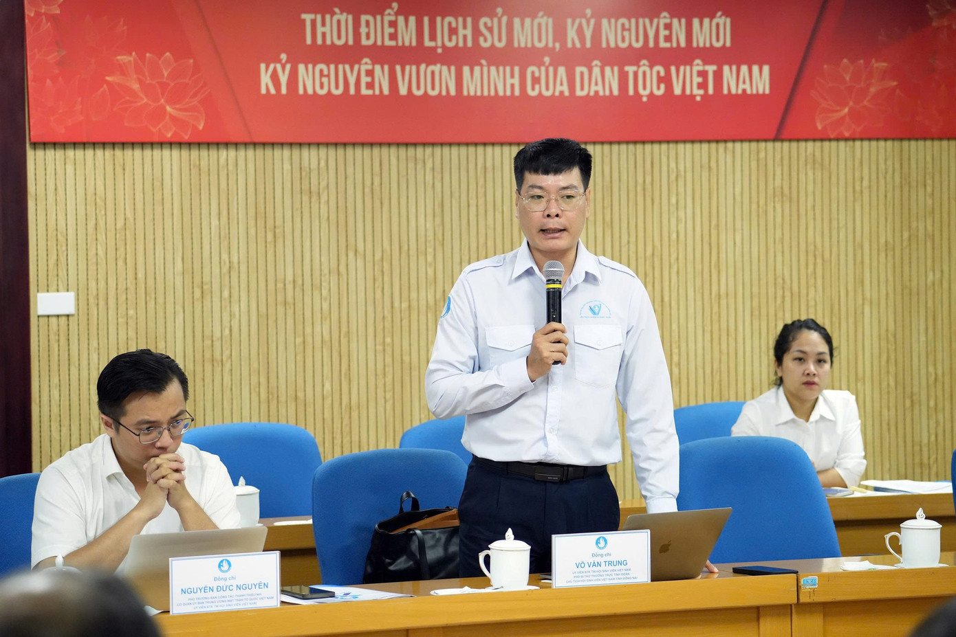 Các đại biểu góp ý kiến tại Hội nghị. Các đại biểu góp ý kiến tại Hội nghị.