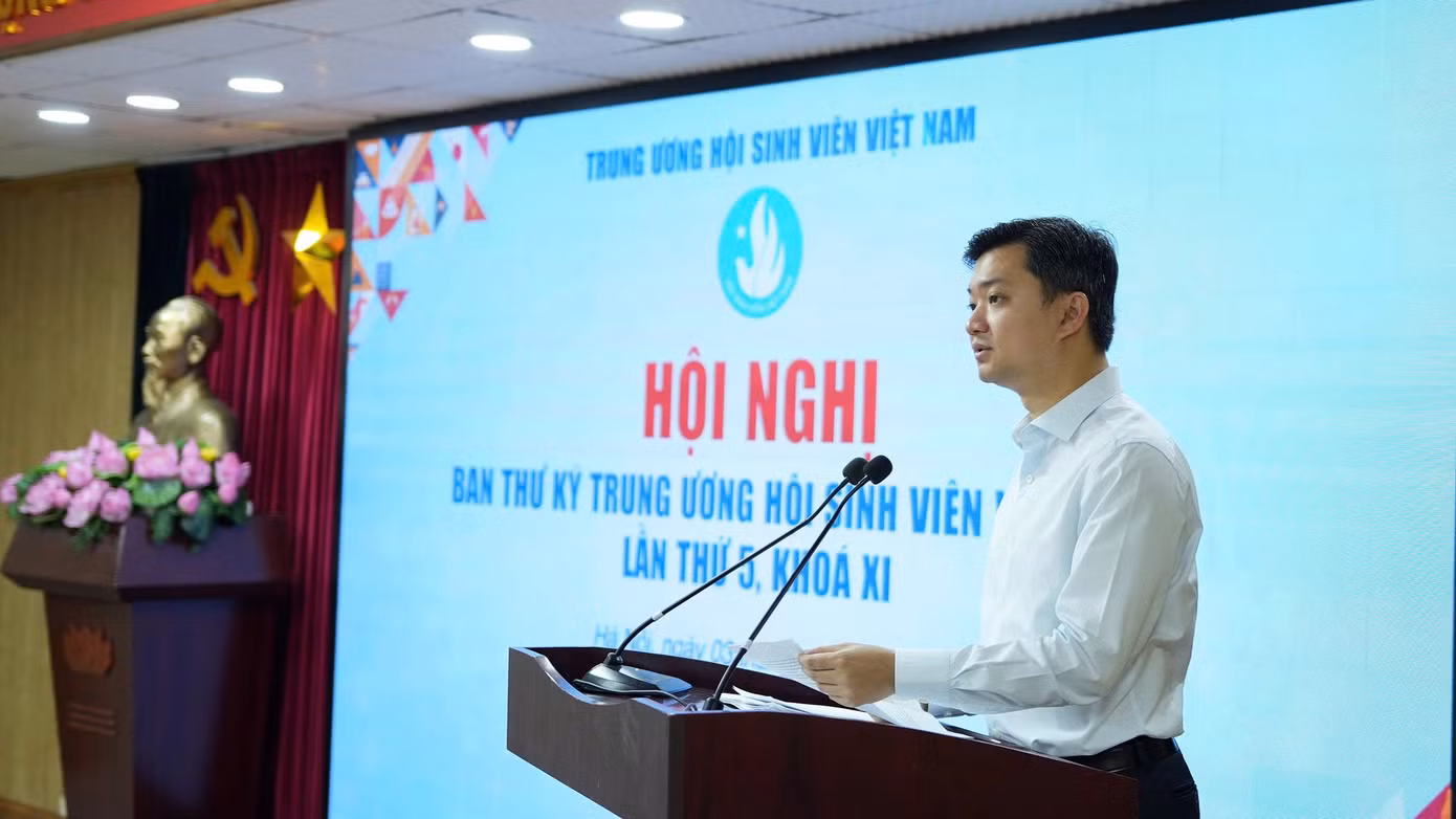 Anh Nguyễn Minh Triết - Bí thư T.Ư Đoàn, Chủ tịch T.Ư Hội Sinh viên Việt Nam phát biểu khai mạc Hội nghị.