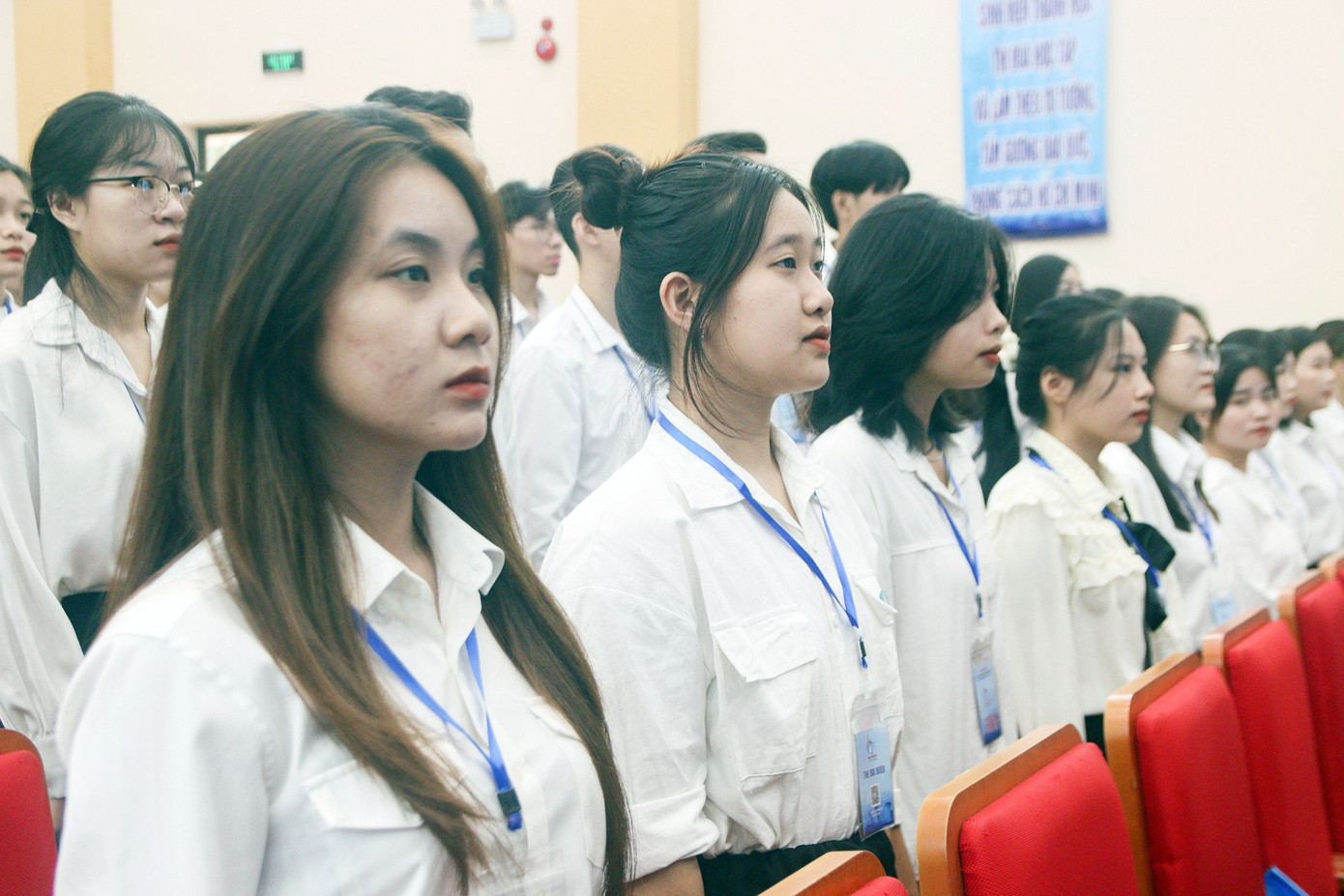 200 đại biểu, đại diện cho hơn 10.000 hội viên của Hội Sinh viên các trường đại học, cao đẳng trên địa bàn tỉnh. 200 đại biểu, đại diện cho hơn 10.000 hội viên của Hội Sinh viên các trường đại học, cao đẳng trên địa bàn tỉnh.