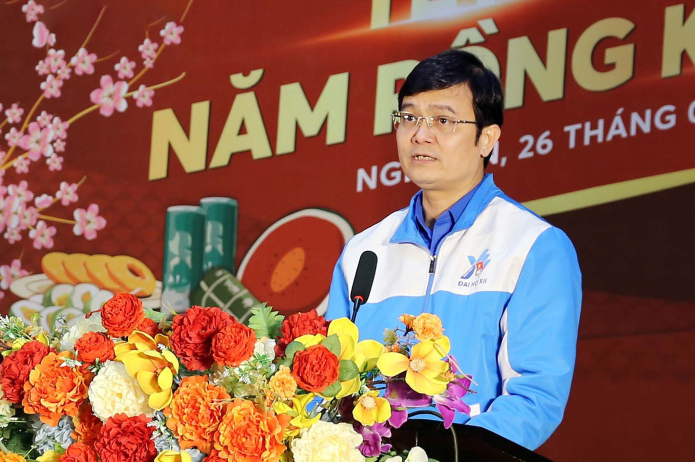 Anh Bùi Quang Huy - Ủy viên Dự khuyết T.Ư Đảng, Bí thư thứ nhất T.Ư Đoàn phát biểu tại chương trình. Anh Bùi Quang Huy - Ủy viên Dự khuyết T.Ư Đảng, Bí thư thứ nhất T.Ư Đoàn phát biểu tại chương trình.