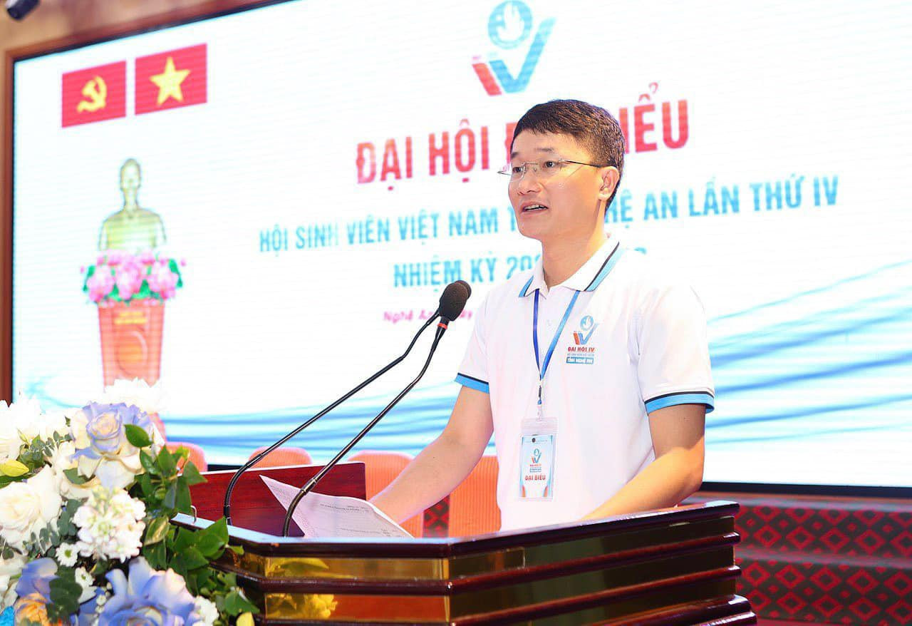 Anh Trần Linh - Phó Bí thư Tỉnh Đoàn, Chủ tịch Hội Sinh viên tỉnh Nghệ An, phát biểu khai mạc Đại hội.