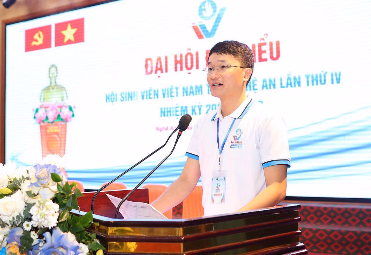 Anh Trần Linh - Phó Bí thư Tỉnh Đoàn, Chủ tịch Hội Sinh viên tỉnh Nghệ An, phát biểu khai mạc Đại hội.