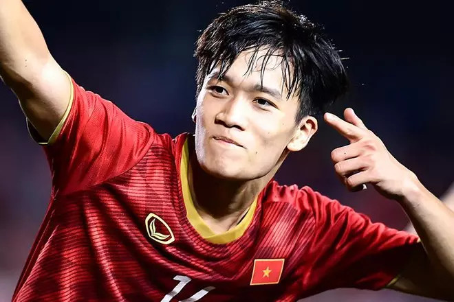 Tiền vệ Nguyễn Hoàng Đức hiện đang là sinh viên trường ĐH Sư phạm Thể dục Thể thao Hà Nội. Tiền vệ Nguyễn Hoàng Đức hiện đang là sinh viên trường ĐH Sư phạm Thể dục Thể thao Hà Nội.