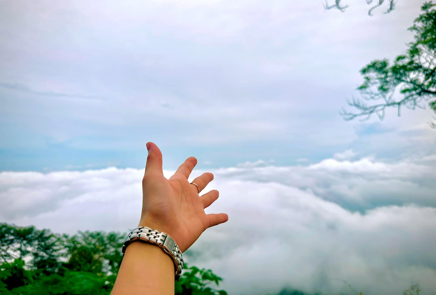 Khoảnh khắc săn mây ấn tượng của các bạn trẻ. Ảnh: Kim Oanh Trần Khoảnh khắc săn mây ấn tượng của các bạn trẻ. Ảnh: Kim Oanh Trần