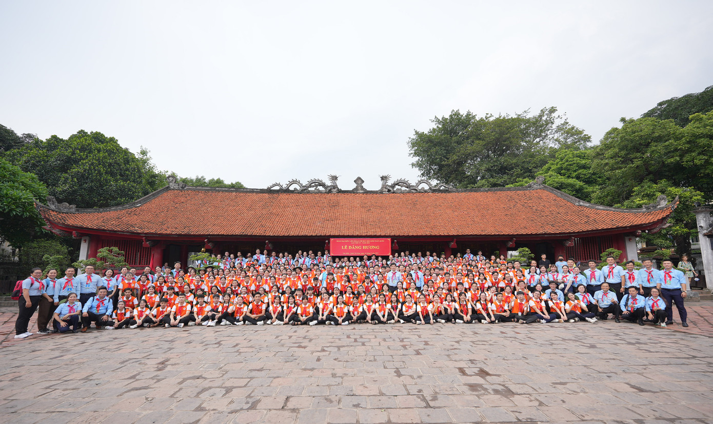 Đặc biệt, Lễ tuyên dương chỉ huy Đội giỏi toàn quốc lần thứ IV, năm 2023 sẽ diễn ra vào sáng 18/8 là dịp để tôn vinh đội ngũ cán bộ Chỉ huy Đội xuất sắc đạt thành tích cao trong học tập, rèn luyện và công tác Đội. Đặc biệt, Lễ tuyên dương chỉ huy Đội giỏi toàn quốc lần thứ IV, năm 2023 sẽ diễn ra vào sáng 18/8 là dịp để tôn vinh đội ngũ cán bộ Chỉ huy Đội xuất sắc đạt thành tích cao trong học tập, rèn luyện và công tác Đội.