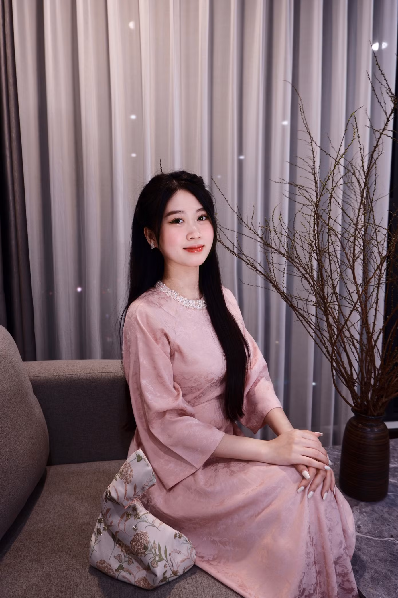 Lê Huyền Trang (trường ĐH Kinh tế, ĐHQG Hà Nội). Lê Huyền Trang (trường ĐH Kinh tế, ĐHQG Hà Nội).