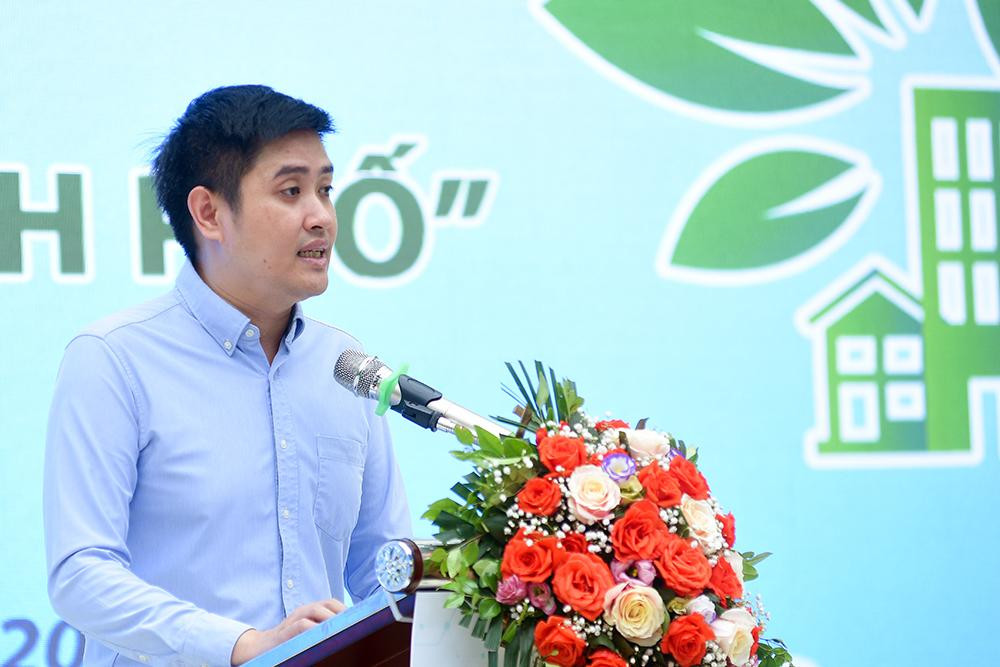 Anh Lâm Tùng, Giám đốc Trung tâm Hỗ trợ và Phát triển sinh viên Việt Nam phát biểu tại chương trình.