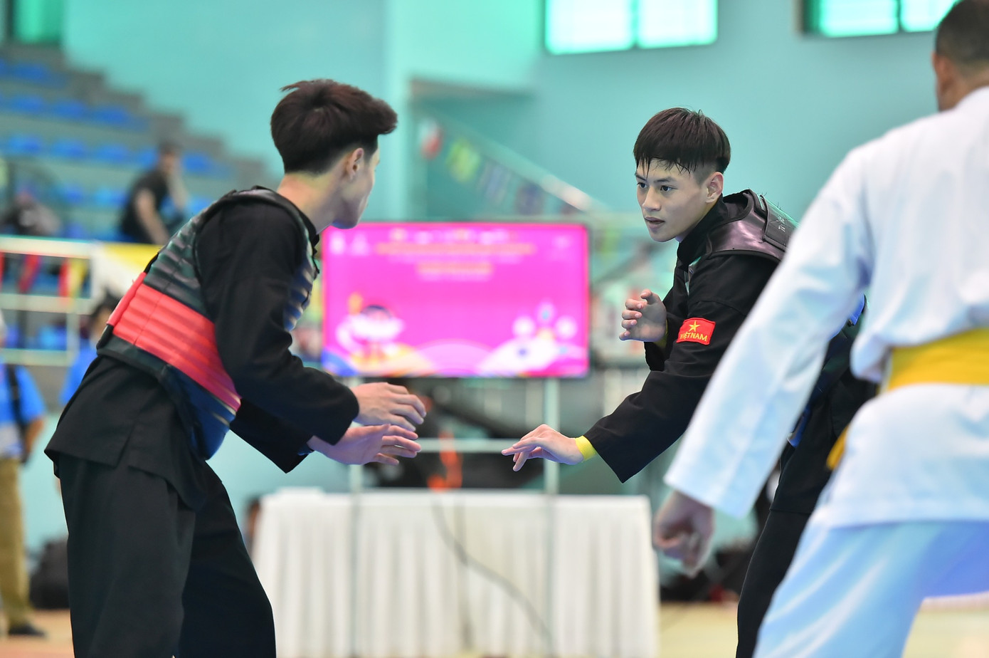 Các vận động viên thi đấu môn Pencak Silat.