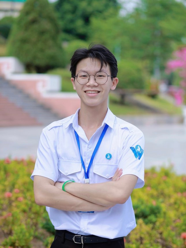 Đại biểu Hoàng Đức Chung (Hội LHTN tỉnh Thái Nguyên). Đại biểu Hoàng Đức Chung (Hội LHTN tỉnh Thái Nguyên).