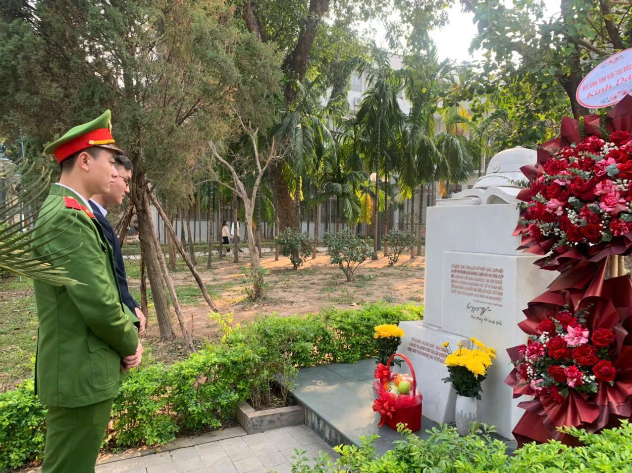 Những ‘Sinh viên 5 tốt’ tiếp nối truyền thống anh hùng của các thế hệ đi trước.