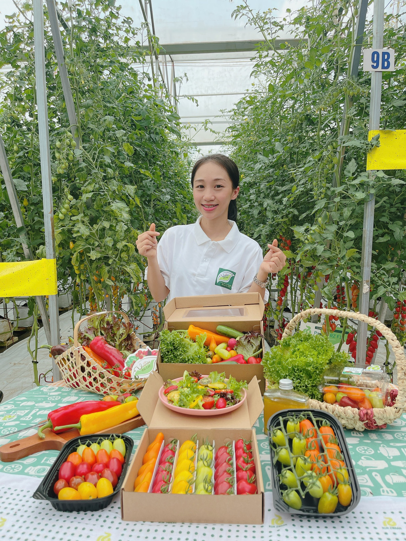 Những mặt hàng nông sản Tường Thảo giới thiệu với khách hàng. Những mặt hàng nông sản Tường Thảo giới thiệu với khách hàng.