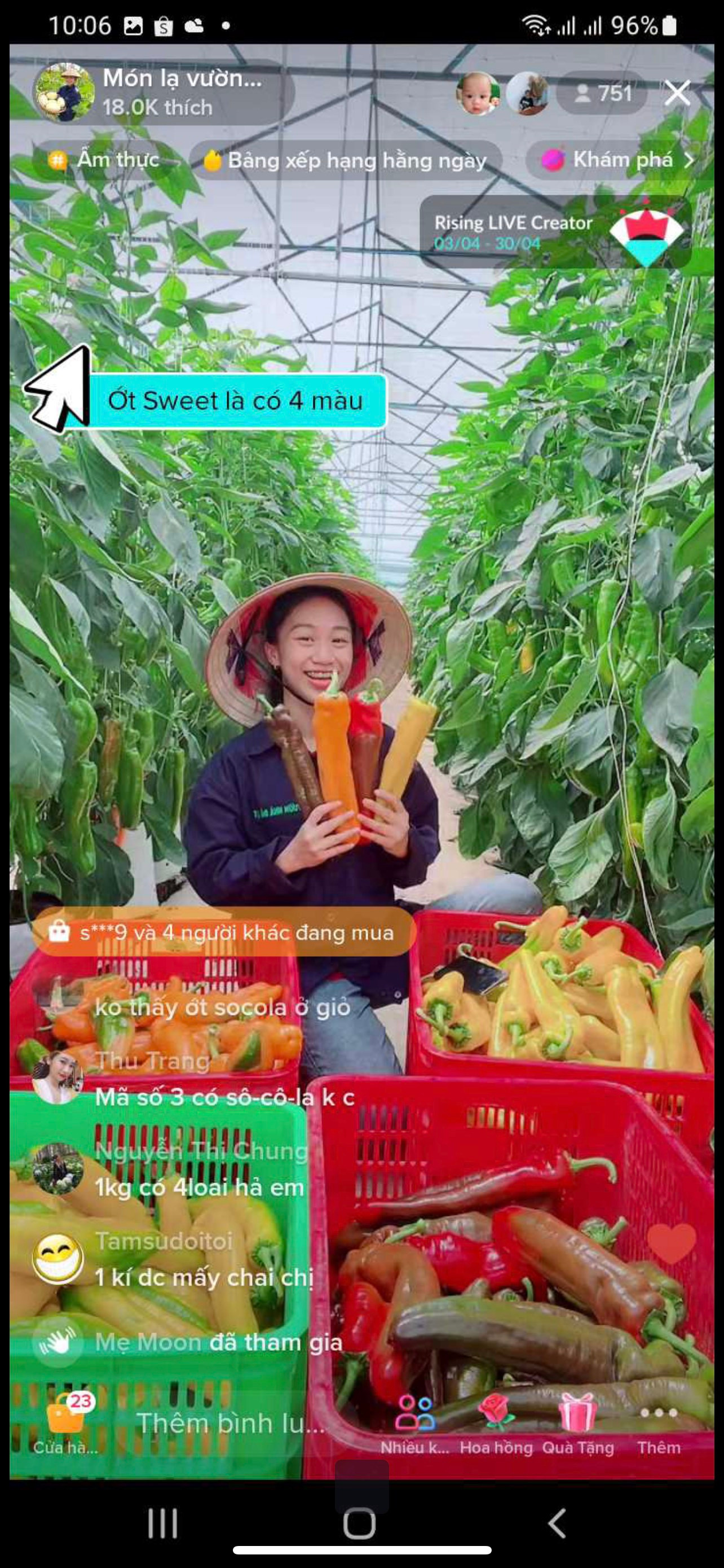 Nguyễn Thị Tường Thảo trên gian hàng online. Nguyễn Thị Tường Thảo trên gian hàng online.