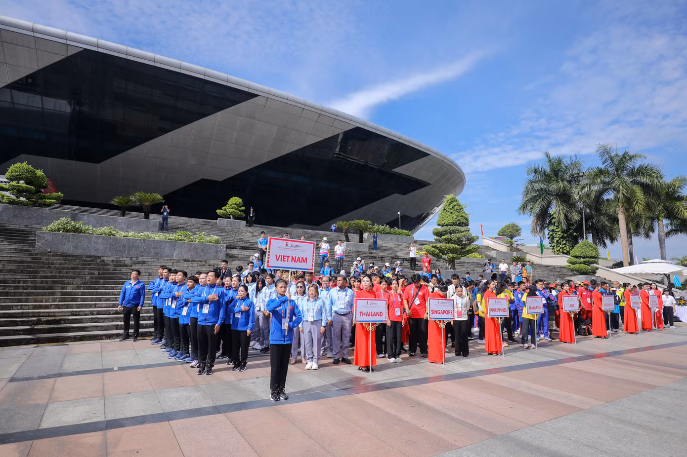 TP. Đà Nẵng rất vinh dự đại diện cho Việt Nam tổ chức Đại hội Thể thao Học sinh Đông Nam Á lần thứ 13 và xác định việc đăng cai tổ chức Đại hội vừa là quyền lợi, vừa là nghĩa vụ, trách nhiệm của nước chủ nhà đối với khu vực Đông Nam Á.