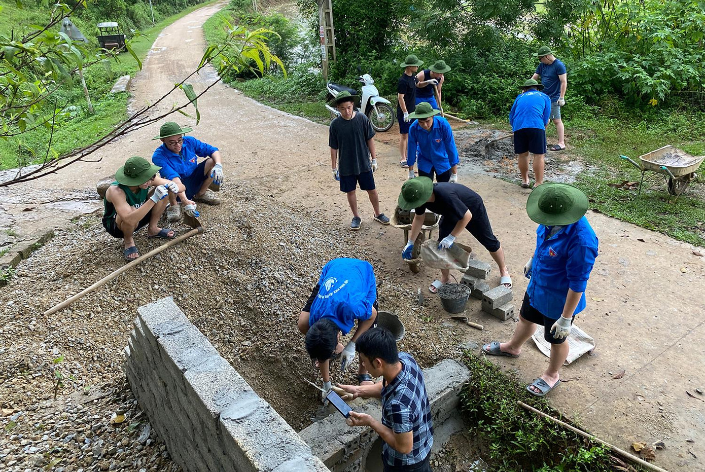 Chiến dịch Thanh niên tình nguyện Hè 2022 với 5 nhóm chỉ tiêu chính; Chương trình 'Tiếp sức mùa thi', Chiến dịch tình nguyện 'Hoa phượng Đỏ, Chiến dịch sinh viên tình nguyện 'Mùa Hè Xanh', Chiến dịch tình nguyện 'Hành quân Xanh'; Chiến dịch tình nguyện 'Kỳ nghỉ Hồng'.