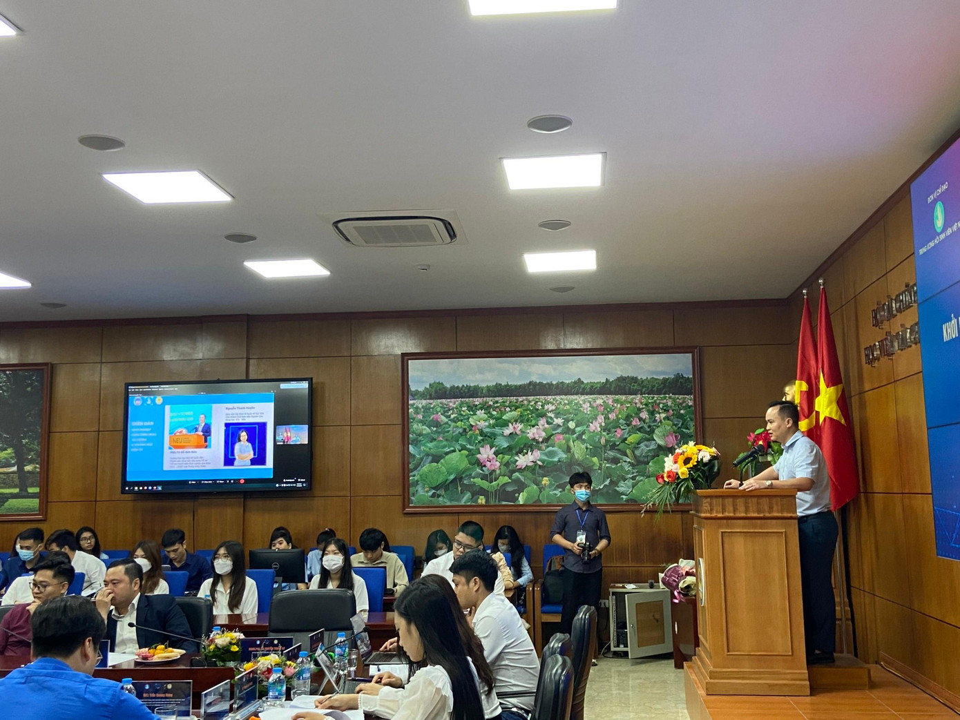 Đại biểu chia sẻ thông tin tại Điễn đàn.