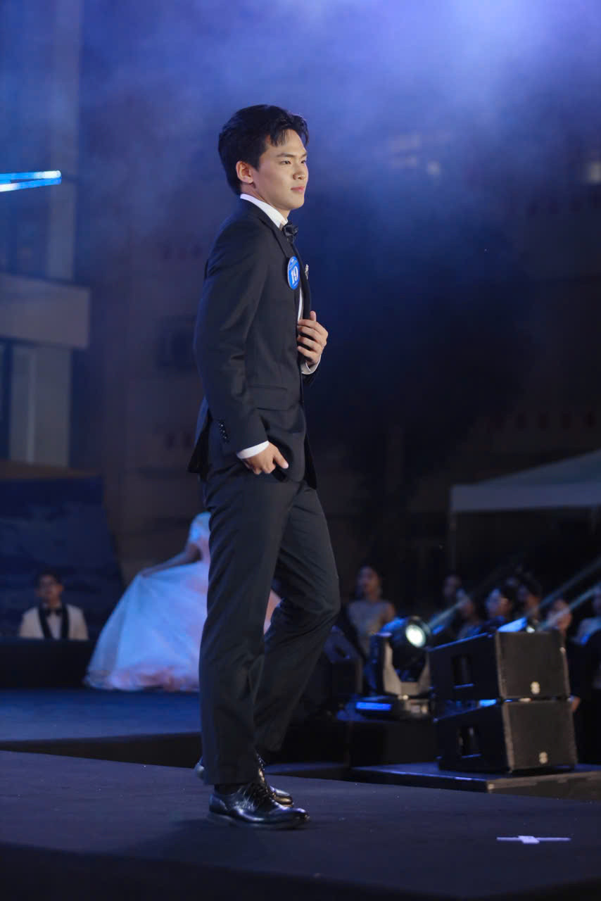 Phạm Hữu Phước (khoa Ngôn ngữ và Văn hóa Anh, trường ĐH Ngoại ngữ, ĐHQG Hà Nội).