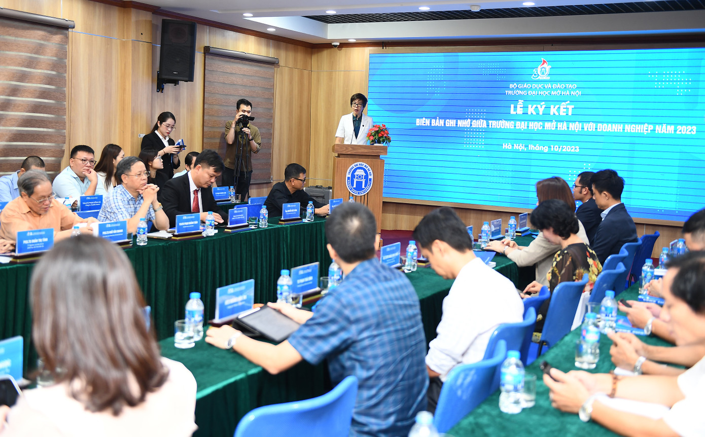 TS Nguyễn Minh Phương - Phó Hiệu trưởng trường ĐH Mở Hà Nội, phát biểu tại chương trình. TS Nguyễn Minh Phương - Phó Hiệu trưởng trường ĐH Mở Hà Nội, phát biểu tại chương trình.