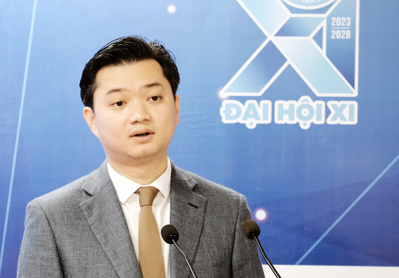 Anh Nguyễn Minh Triết - Bí thư T.Ư Đoàn, Chủ tịch T.Ư Hội Sinh viên Việt Nam phát biểu tại chương trình.