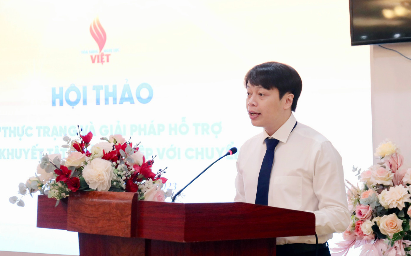 Anh Nguyễn Hữu Tú - Phó Trưởng Ban Đoàn kết Tập hợp Thanh niên (T.Ư Đoàn), phát biểu tại toạ đàm.