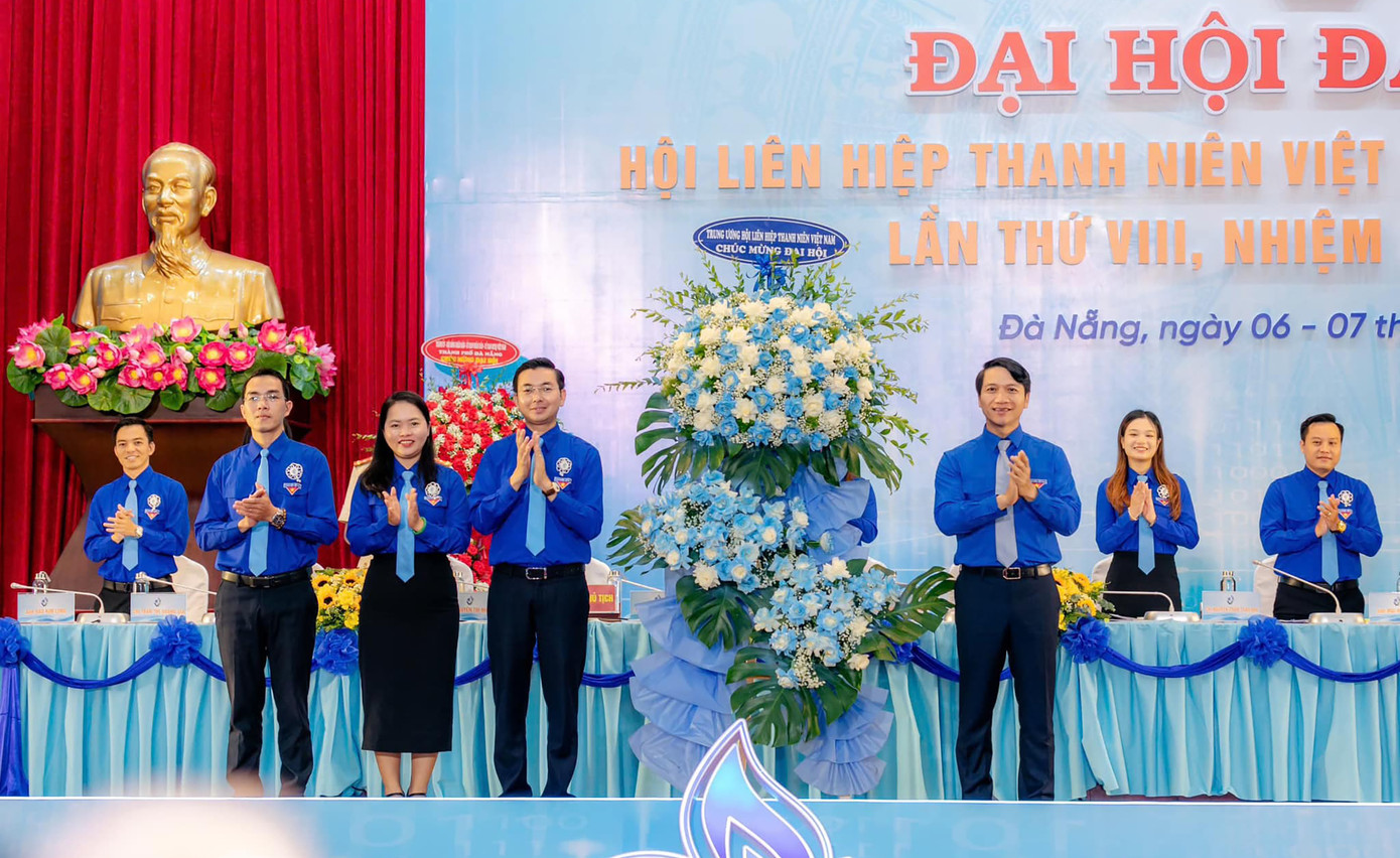 Thường trực T.Ư Hội LHTN Việt Nam chúc mừng thành công Đại hội.