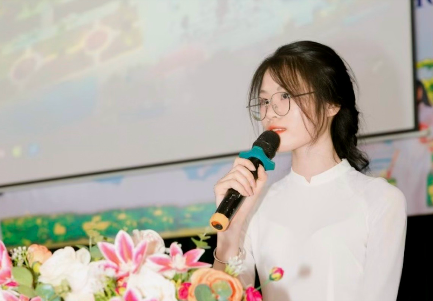 Thủ khoa tổ hợp C00 tỉnh Hoà Bình Quách Thanh Huyền gửi lời nhắn nhủ đến sĩ tử thi tốt nghiệp THPT 2025. Ảnh: NVCC Thủ khoa tổ hợp C00 tỉnh Hoà Bình Quách Thanh Huyền gửi lời nhắn nhủ đến sĩ tử thi tốt nghiệp THPT 2025. Ảnh: NVCC