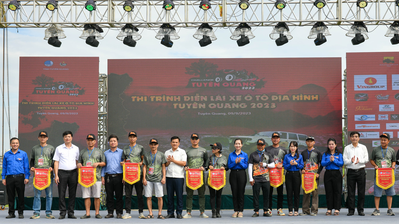 Giải đã quy tụ gần 40 ô tô địa hình, thể thao của các câu lạc bộ xe địa hình trên toàn quốc.