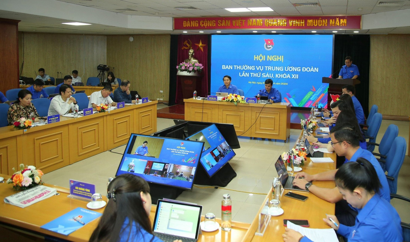 Anh Bùi Quang Huy - Uỷ viên dự khuyết T.Ư Đảng, Bí thư thứ nhất T.Ư Đoàn và anh Nguyễn Ngọc Lương – Bí thư thường trực T.Ư Đoàn, Chủ tịch T.Ư Hội LHTN Việt Nam chủ trì Hội nghị.