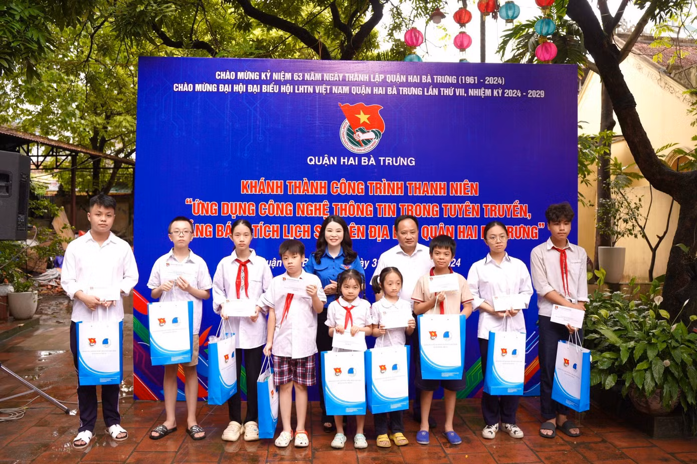 Cùng ngày, các cơ sở Đoàn trực thuộc trên địa bàn TP. Hà Nội đồng loạt tổ chức các hoạt động hưởng ứng Chiến dịch Thanh niên tình nguyện Hè 2024.