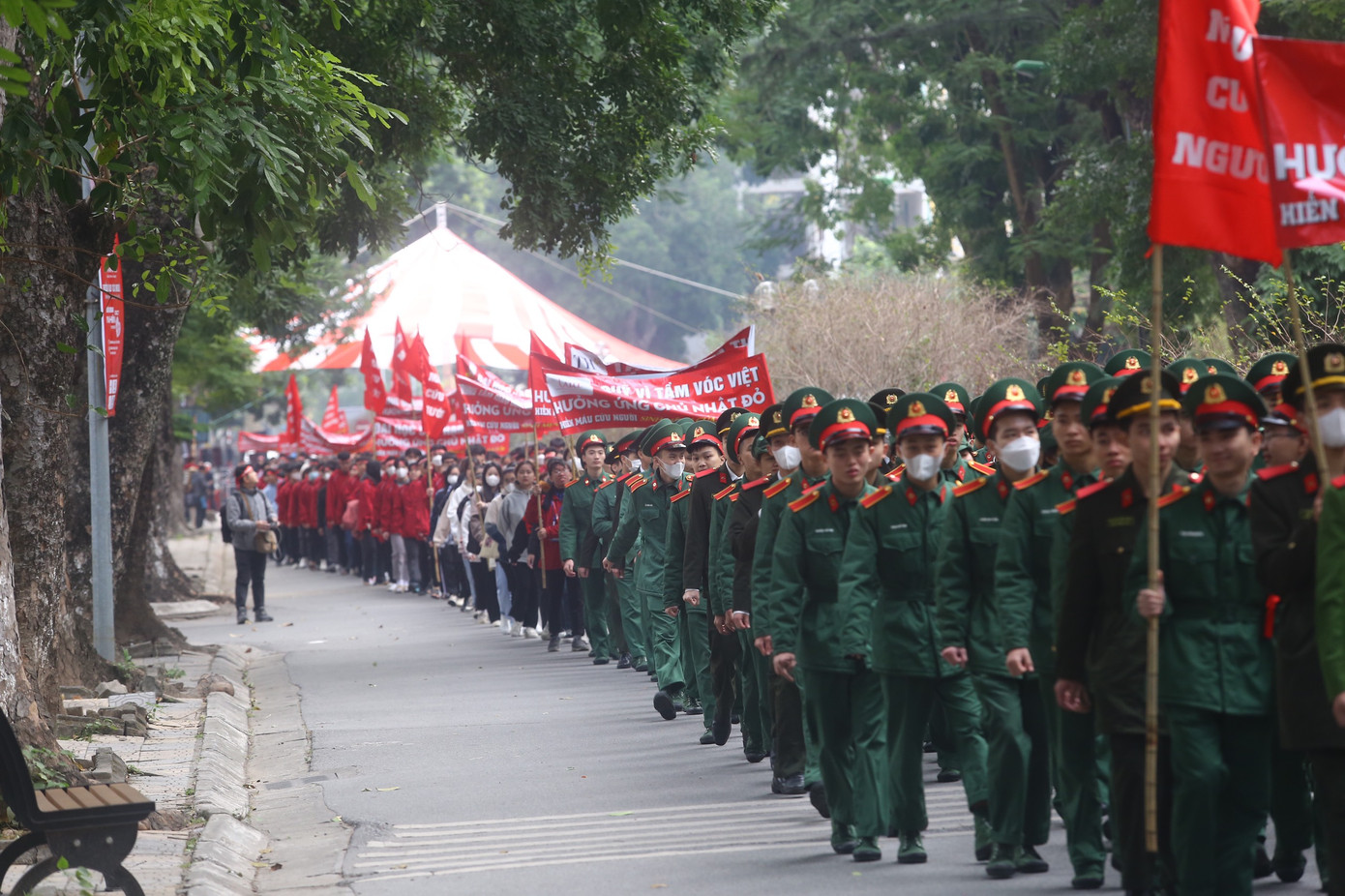 Sinh viên Thủ đô hưởng ứng chương trình.