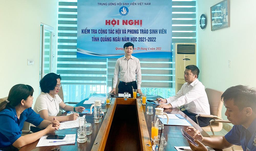 Đoàn công tác của T.Ư Hội Sinh viên Việt Nam thực hiện việc kiểm tra công tác Hội và phong trào sinh viên tỉnh Quảng Ngãi. Đoàn công tác của T.Ư Hội Sinh viên Việt Nam thực hiện việc kiểm tra công tác Hội và phong trào sinh viên tỉnh Quảng Ngãi.