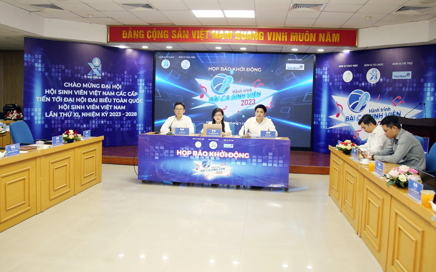 Ban Tổ chức thông tin tại chương trình.