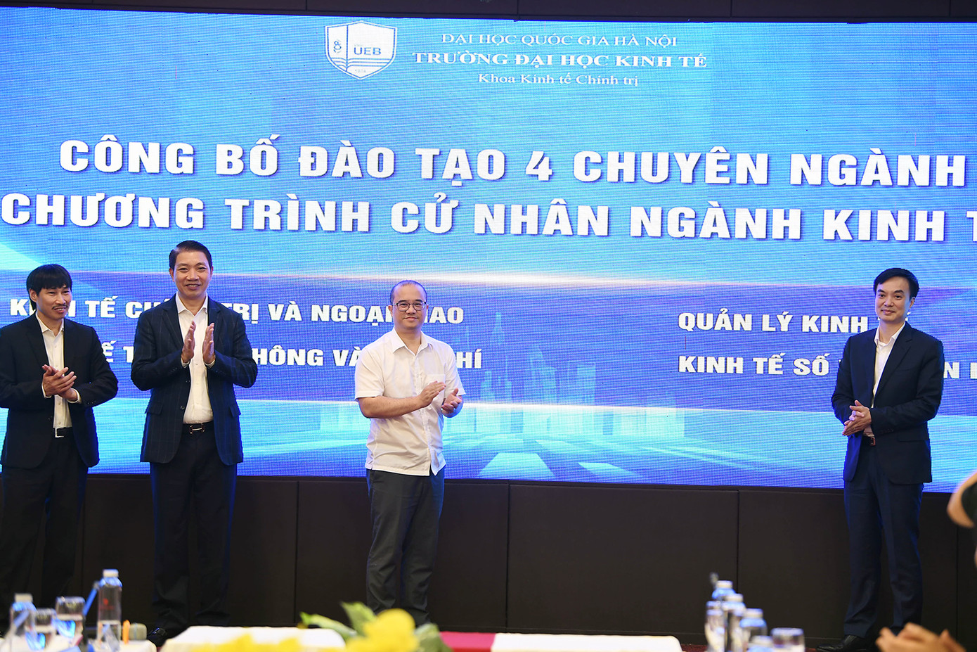 Bốn ngành học mới đầy tiềm năng – cơ hội lớn cho sinh viên thời đại số.