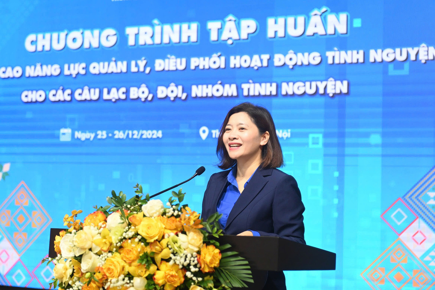 Chị Đỗ Thị Kim Hoa - Giám đốc Trung tâm Tình nguyện Quốc gia phát biểu khai mạc chương trình.