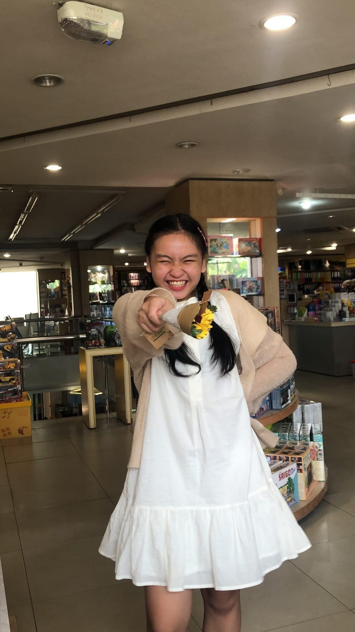 "Chỉ cần có hội bạn nữ thôi là ngày nào cũng như 8/3", Tường Giang chia sẻ. Ảnh: NVCC