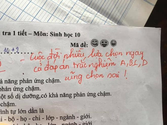 Đã gặp mã đề khó nhằn rồi mà còn nhận câu feedback như vầy thì chắc học sinh "chằm Zn" thôi.