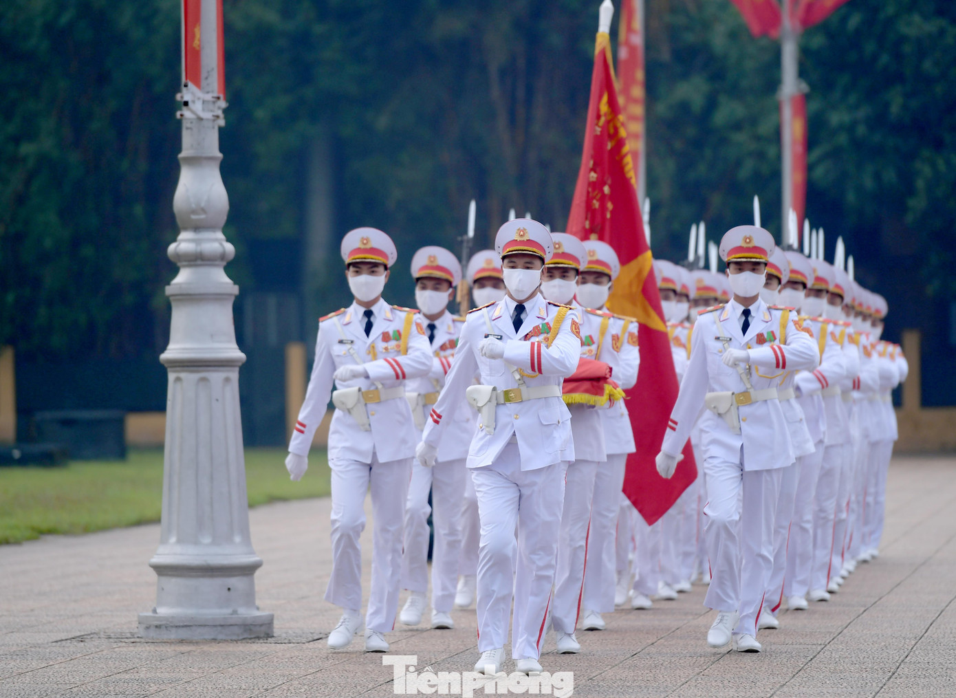 Sáng 1/9, nghi lễ thượng cờ cấp quốc gia được tổ chức trang nghiêm tại quảng trường Ba Đình nhân lễ kỷ niệm 77 năm ngày Bác Hồ đọc Tuyên ngôn độc lập, khai sinh ra nước Việt Nam Dân chủ Cộng hoà, nay là nước Cộng hoà xã hội chủ nghĩa Việt Nam.