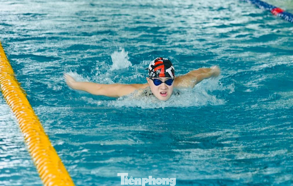 SEA Games 31, tuyển bơi Việt Nam thiếu vắng tiểu tiên cá Ánh Viên. Do đó hy vọng giành huy chương vàng ở nội dung nữ rất khó khăn khi trình độ của các nữ vận động viên Việt Nam chưa cao.