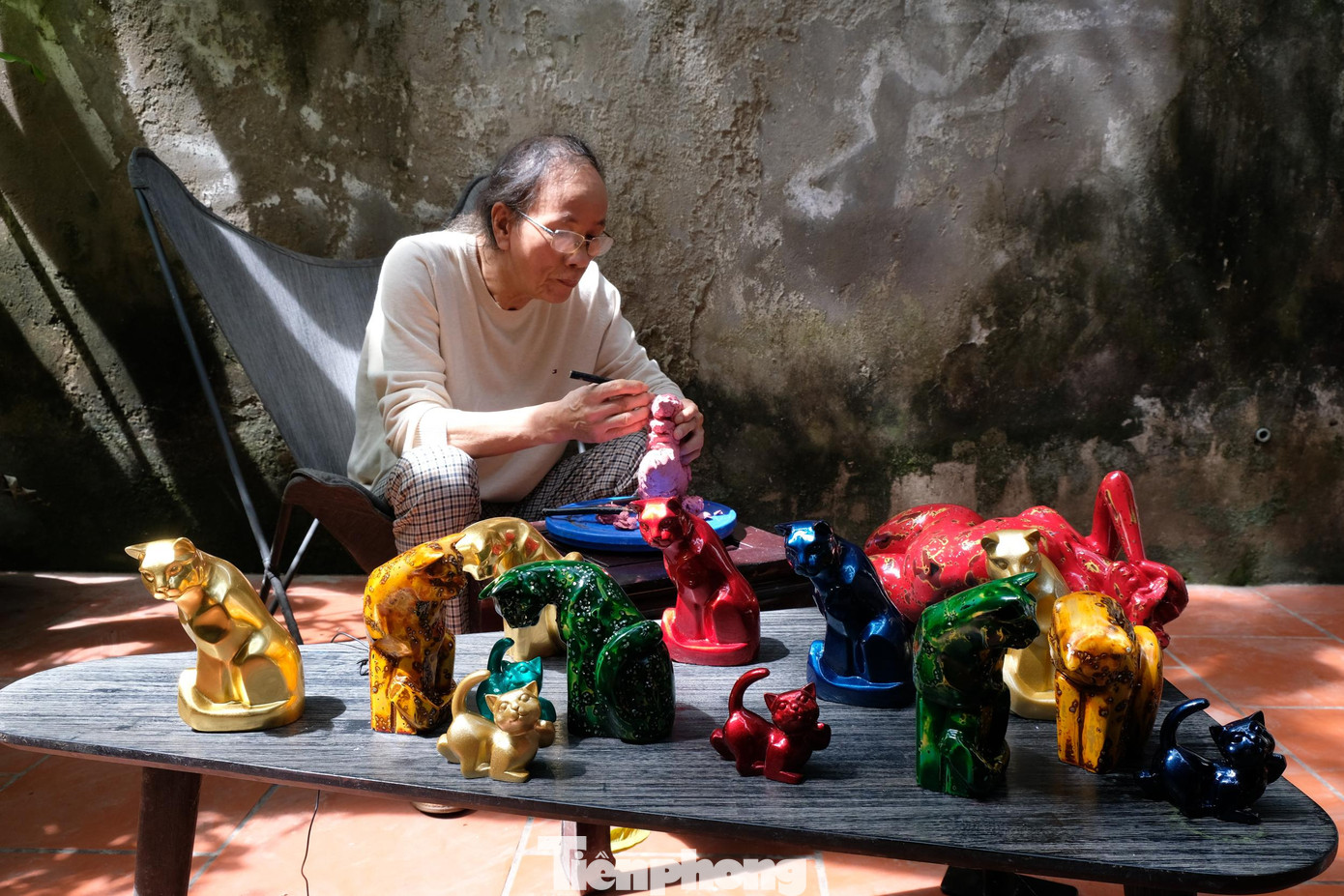 Chào đón năm mới Tết Quý Mão 2023, Nhà điêu khắc - Hoạ sĩ Vũ Dũng đã cho ra mắt sản phẩm linh vật "gia đình mèo" với thông điệp gửi gắm về sự no đủ, hạnh phúc cho năm mới.