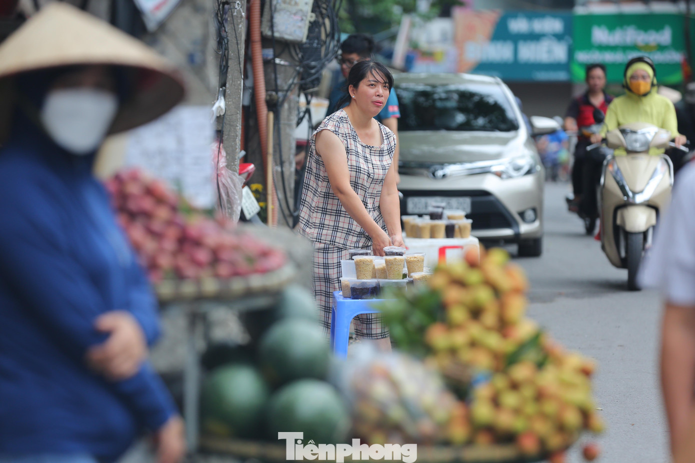 Vào ngày này, các gia đình thường chuẩn bị mâm cỗ cúng để dâng tổ tiên, thần thánh, với mong muốn cầu cho một mùa màng bội thu, không bị sâu bệnh phá hoại và cầu mong sức khỏe.