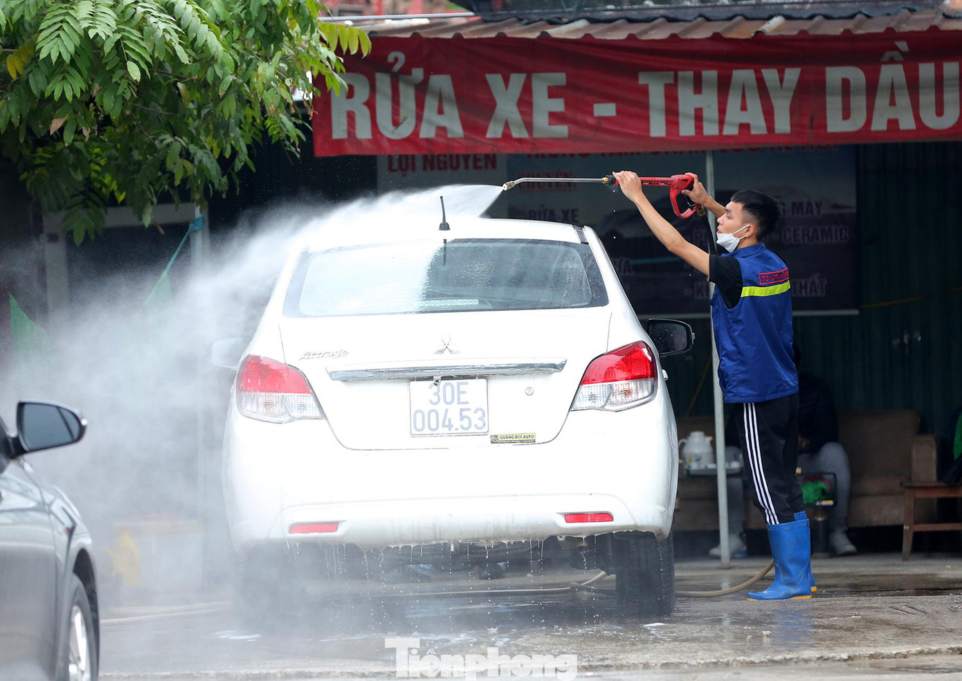 Khảo sát nhanh giá rửa xe đã tăng gấp 2,3 lần so với ngày thường.