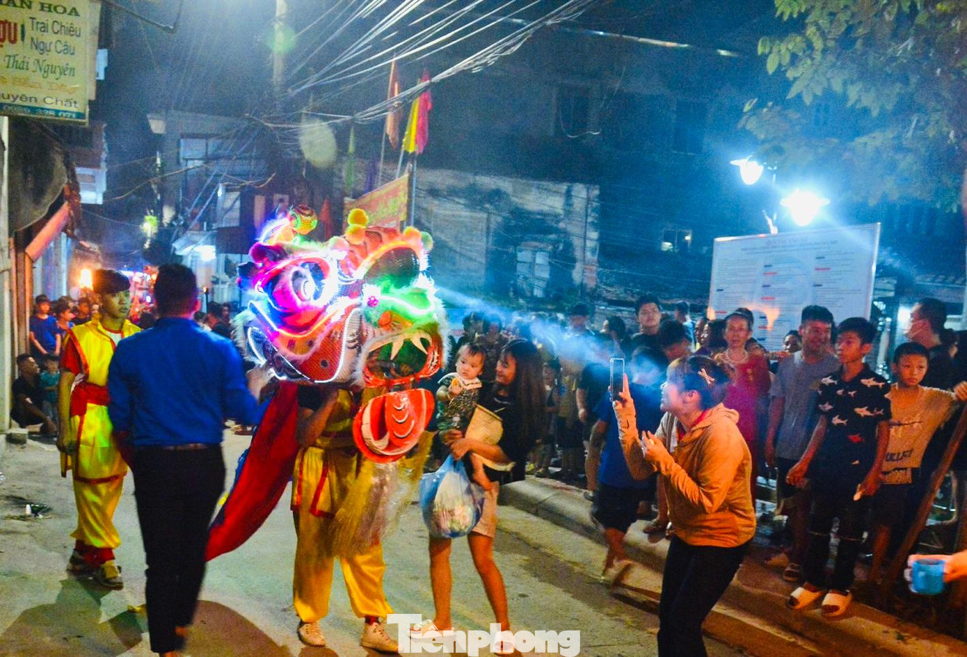 Đội múa lân dần trở thành một nét văn hóa riêng của thôn.