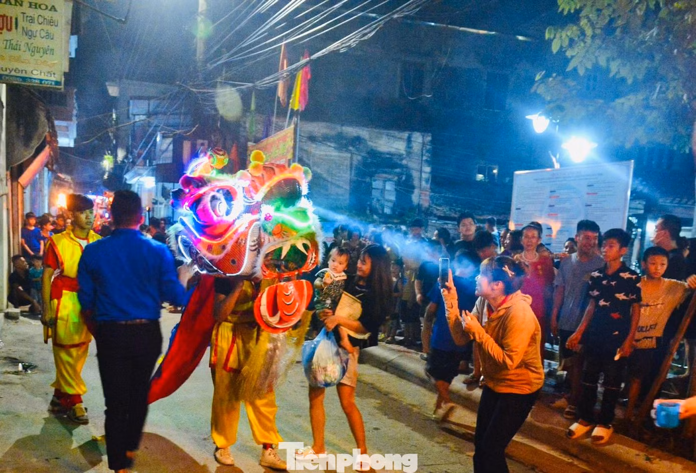 Đội múa lân dần trở thành một nét văn hóa riêng của thôn.