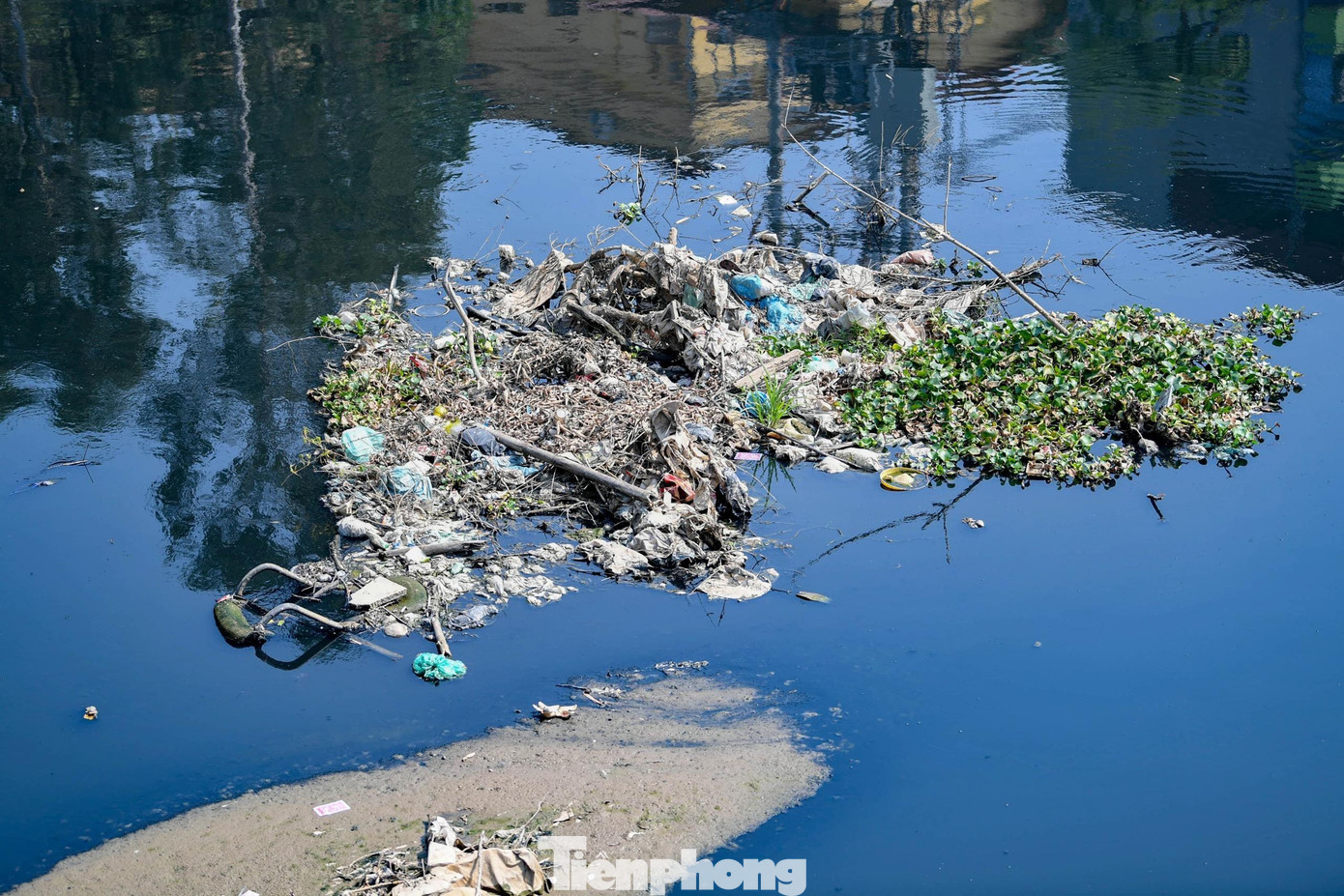 Nhiều thời điểm, theo quan trắc của Tổng cục Môi trường (Bộ Tài nguyên và Môi trường) sông Nhuệ-Đáy có chất lượng môi trường nước kém nhất trong năm lưu vực sông ở miền Bắc.